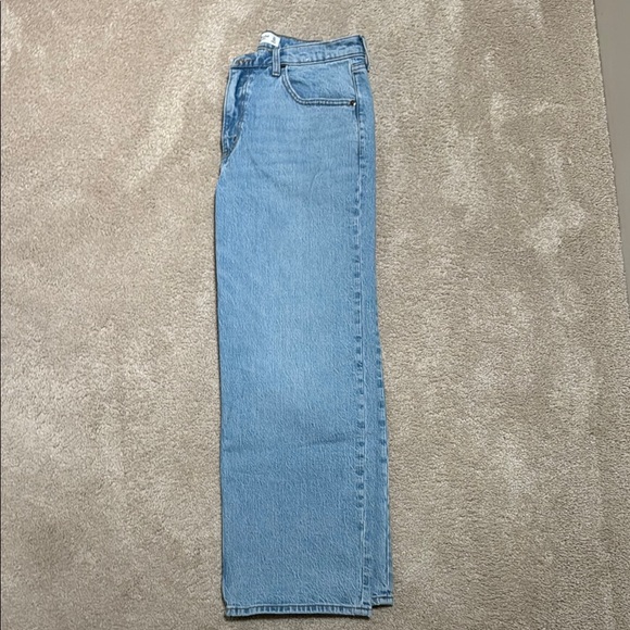 Abercrombie High Rise 90s Relaxed Jean - 12 Short - Picture 11 of 11
